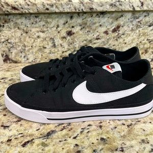 Nike (Canvas) Court Legacy